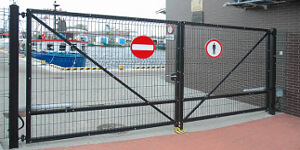 Ворота распашные для 2D и 3D ограждений в Симферополе